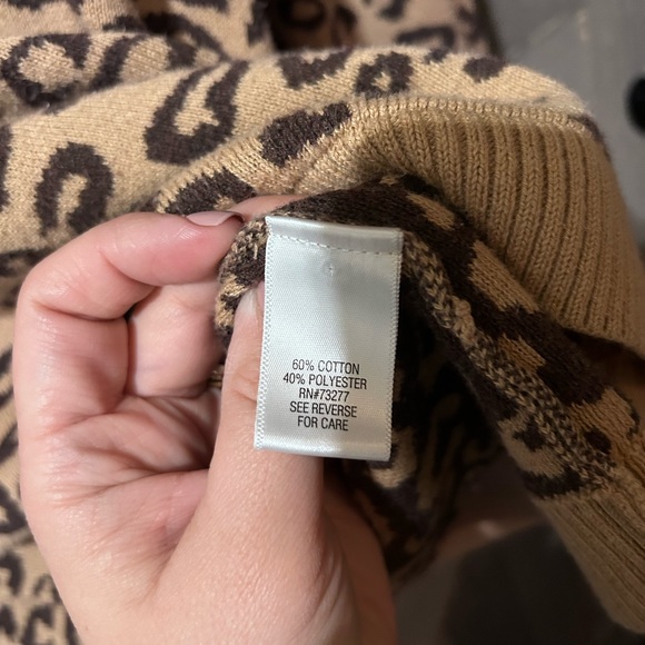 EUC Croft and Barrow size Large sweater Leopard Print - Picture 3 of 3
